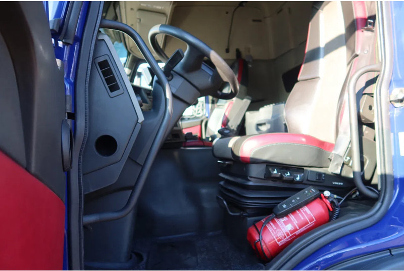 Volvo FM 420 6x2 Bak + Dhollandia klep 1500 kg + Aanhanger 94-WS-TS - Bakwagen: afbeelding 5 Volvo FM 420 6x2 Bak + Dhollandia klep 1500 kg + Aanhanger 94-WS-TS - Bakwagen: afbeelding 5