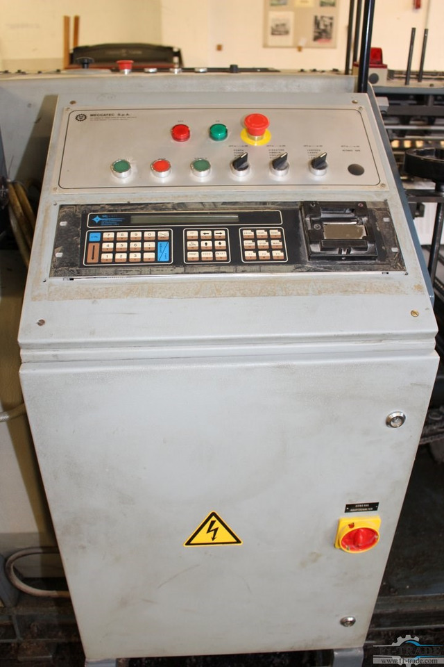 MECCANOTECNICA ASTER ASTRONIC 150 - Inbindmachine: afbeelding 5 MECCANOTECNICA ASTER ASTRONIC 150 - Inbindmachine: afbeelding 5