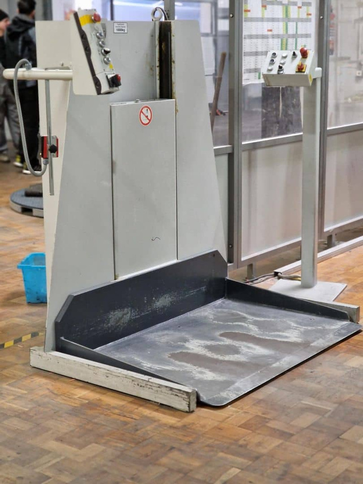 Polar 137XT-AT - Papiersnijmachine: afbeelding 2 Polar 137XT-AT - Papiersnijmachine: afbeelding 2