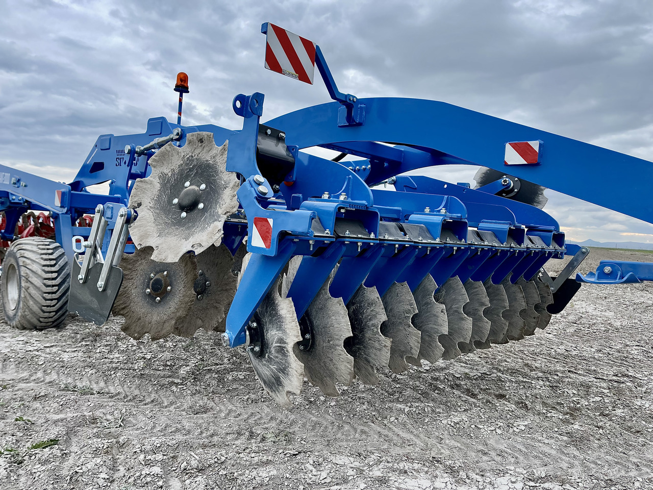 SOIL MASTER _DOMINANT SERIES TRAILED TYPE COMBINE TILLAGE MACHINE - Schijveneg: afbeelding 5 SOIL MASTER _DOMINANT SERIES TRAILED TYPE COMBINE TILLAGE MACHINE - Schijveneg: afbeelding 5