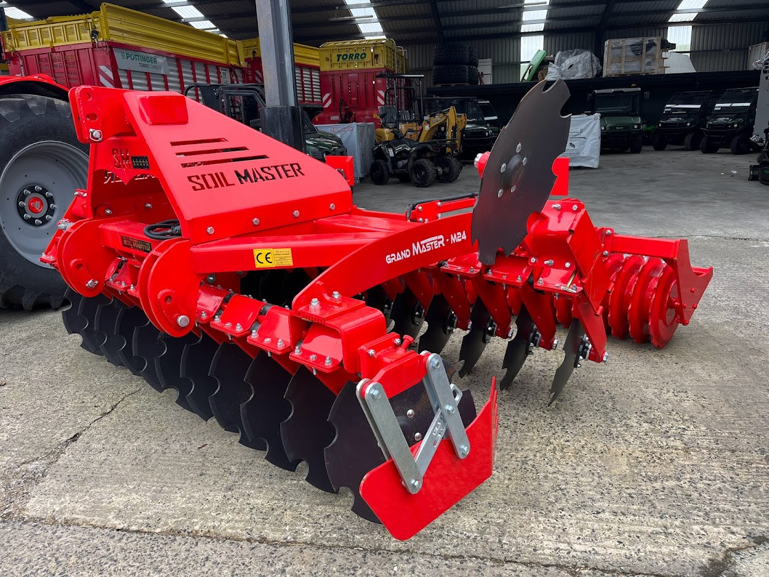 SOIL MASTER _GRAND MASTER SERIES MOUNTED TYPE MULTI DISC HARROW (RUBBER TYPE LEG) - Schijveneg: afbeelding 1 SOIL MASTER _GRAND MASTER SERIES MOUNTED TYPE MULTI DISC HARROW (RUBBER TYPE LEG) - Schijveneg: afbeelding 1