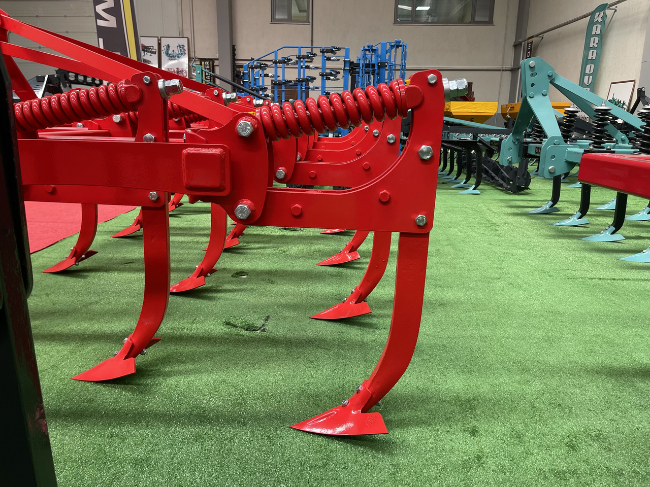 SOIL MASTER _SPRING LOADED CHISEL PLOUGH - Ploeg: afbeelding 4 SOIL MASTER _SPRING LOADED CHISEL PLOUGH - Ploeg: afbeelding 4