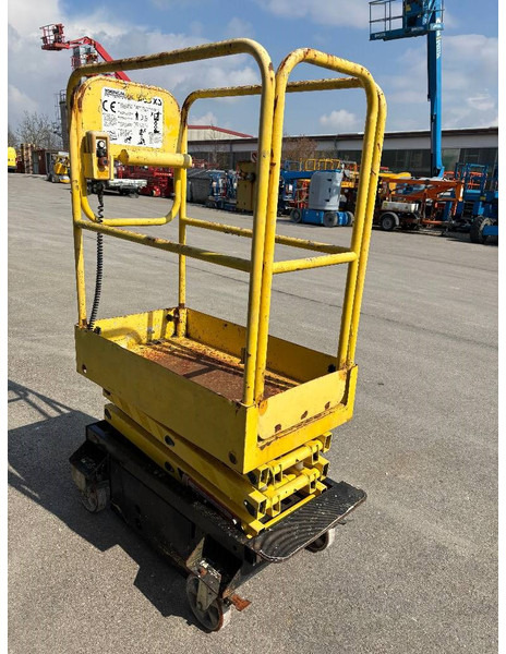 Boss 4,55m Arbeitsbühne Personenlift, BJ 2009 - Schaarlift: afbeelding 4 Boss 4,55m Arbeitsbühne Personenlift, BJ 2009 - Schaarlift: afbeelding 4