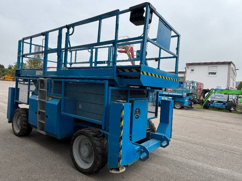 Genie GS 4390 RT 15,11m Diesel Scherenarbeitsbühne - Schaarlift: afbeelding 4 Genie GS 4390 RT 15,11m Diesel Scherenarbeitsbühne - Schaarlift: afbeelding 4