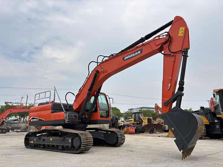 22 Tons Excavator Original Doosan Dx225LCA Crawler Digger Secondhand Used Good Condition Doosan Hydraulic Excavator on Sale - Rupsgraafmachine: afbeelding 2 22 Tons Excavator Original Doosan Dx225LCA Crawler Digger Secondhand Used Good Condition Doosan Hydraulic Excavator on Sale - Rupsgraafmachine: afbeelding 2