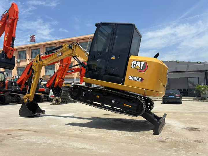 6 Ton Used Cat 305.5 306 307e 308 Crawler Excavator Mini Caterpillar 305.5 E2 for Sale China Cat305.5 Cat305.5e2 Low Price - Graafmachine: afbeelding 4 6 Ton Used Cat 305.5 306 307e 308 Crawler Excavator Mini Caterpillar 305.5 E2 for Sale China Cat305.5 Cat305.5e2 Low Price - Graafmachine: afbeelding 4