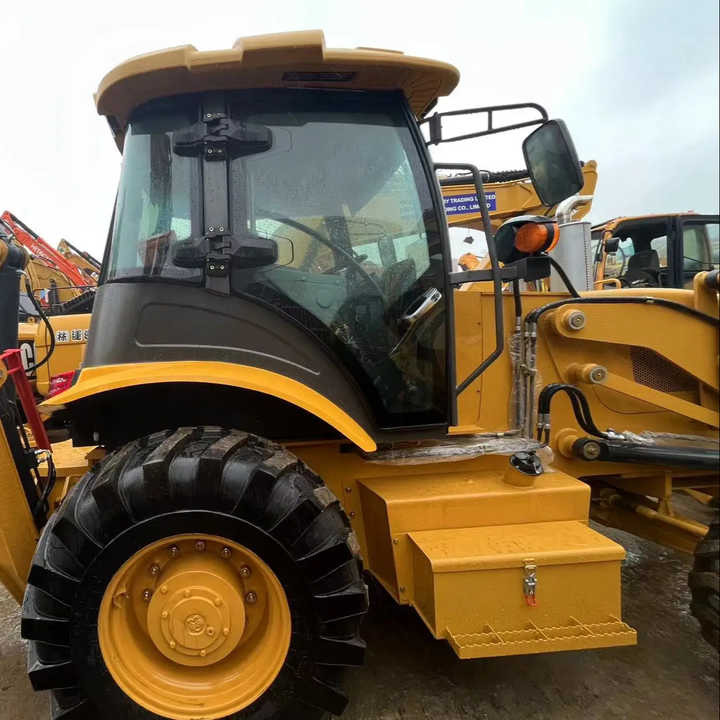 Backhoe loader CAT 420F loader used cheap CAT 420F loader and digger in good running condition on sale - Graaflaadmachine: afbeelding 1 Backhoe loader CAT 420F loader used cheap CAT 420F loader and digger in good running condition on sale - Graaflaadmachine: afbeelding 1