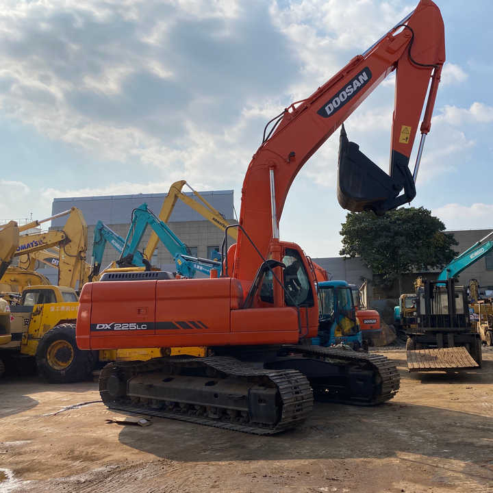 Best Selling DOOSAN excavator machine construction used machinery equipment dx225 DX60 DX70 DH60 DH220 used excavators in stock - Graafmachine: afbeelding 1 Best Selling DOOSAN excavator machine construction used machinery equipment dx225 DX60 DX70 DH60 DH220 used excavators in stock - Graafmachine: afbeelding 1