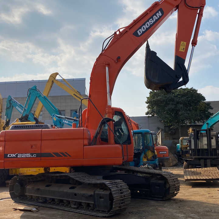Best Selling DOOSAN excavator machine construction used machinery equipment dx225 DX60 DX70 DH60 DH220 used excavators in stock - Graafmachine: afbeelding 1 Best Selling DOOSAN excavator machine construction used machinery equipment dx225 DX60 DX70 DH60 DH220 used excavators in stock - Graafmachine: afbeelding 1