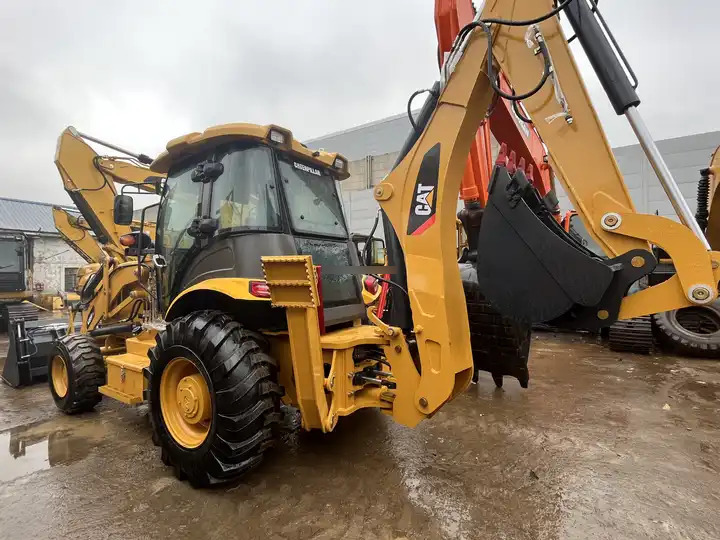 Cheap Price 420f2 Used Backhoe Loader Used Backhoes Cat 420f2 Tractor Backhoe Loader with good working condition on Sale - Graaflaadmachine: afbeelding 3 Cheap Price 420f2 Used Backhoe Loader Used Backhoes Cat 420f2 Tractor Backhoe Loader with good working condition on Sale - Graaflaadmachine: afbeelding 3
