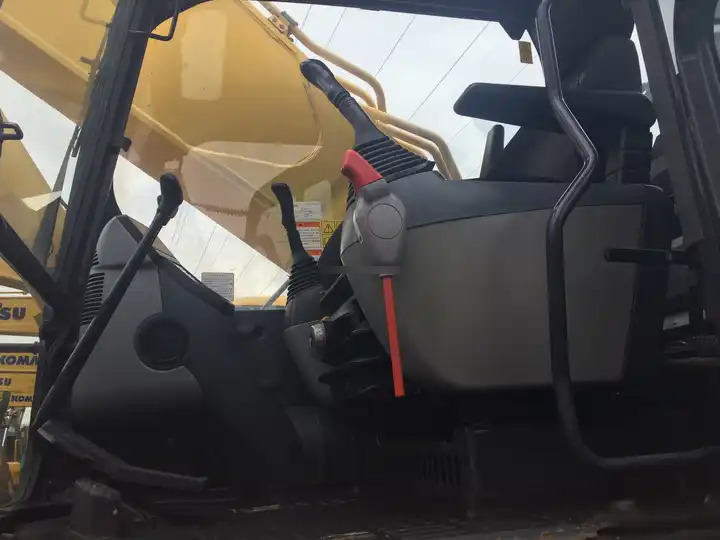 Construction machinery 45 Tons Used Komatsu excavator pc450-8 crawler excavator original Japan Komatsu 450-8 for sale - Graafmachine: afbeelding 2 Construction machinery 45 Tons Used Komatsu excavator pc450-8 crawler excavator original Japan Komatsu 450-8 for sale - Graafmachine: afbeelding 2