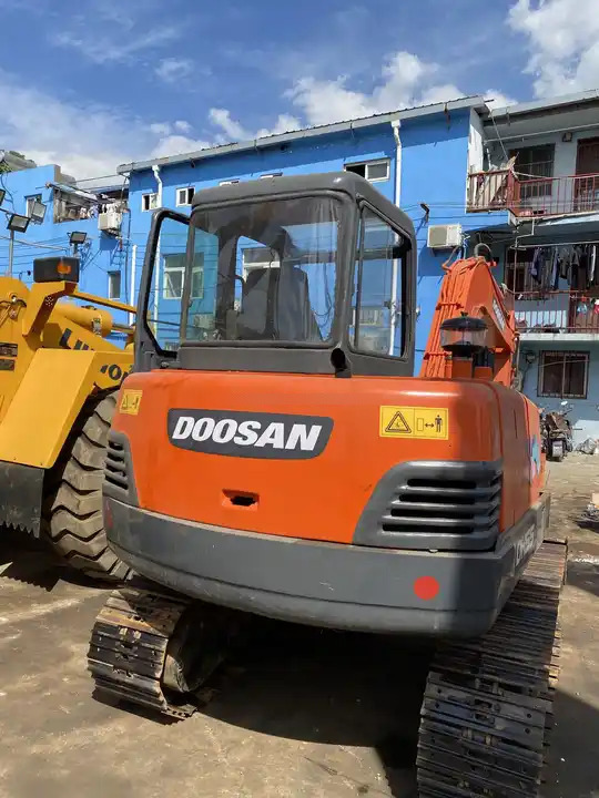 Doosan DH55-V Used Excavator Crawler Excavator Second Hand Japan Engine DH55-V Doosan Excavator in stock for sale - Minigraafmachine: afbeelding 2 Doosan DH55-V Used Excavator Crawler Excavator Second Hand Japan Engine DH55-V Doosan Excavator in stock for sale - Minigraafmachine: afbeelding 2