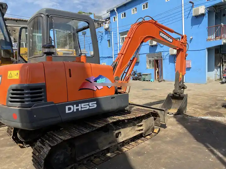 Doosan DH55-V Used Excavator Crawler Excavator Second Hand Japan Engine DH55-V Doosan Excavator in stock for sale - Minigraafmachine: afbeelding 5 Doosan DH55-V Used Excavator Crawler Excavator Second Hand Japan Engine DH55-V Doosan Excavator in stock for sale - Minigraafmachine: afbeelding 5
