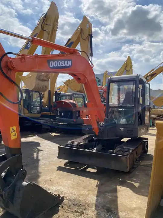 Doosan DH55-V Used Excavator Crawler Excavator Second Hand Japan Engine DH55-V Doosan Excavator in stock for sale - Minigraafmachine: afbeelding 4 Doosan DH55-V Used Excavator Crawler Excavator Second Hand Japan Engine DH55-V Doosan Excavator in stock for sale - Minigraafmachine: afbeelding 4