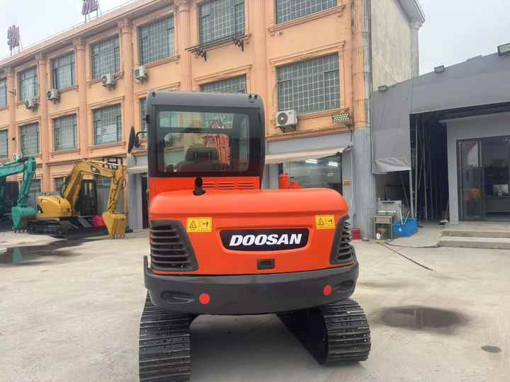 High Quality Hot Selling 6ton Second Hand Excavator Machine Mini Small Excavator DX60-9C Used Doosan Excavator for Sale DX60 - Graafmachine: afbeelding 5 High Quality Hot Selling 6ton Second Hand Excavator Machine Mini Small Excavator DX60-9C Used Doosan Excavator for Sale DX60 - Graafmachine: afbeelding 5