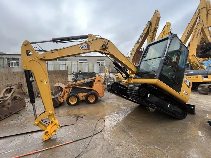 Japan CAT 306E 306E2 306D 305.5 307 308 excavator 95% new retro CAT 305.5 5.5tons with mini excavator bucket - Rupsgraafmachine: afbeelding 4 Japan CAT 306E 306E2 306D 305.5 307 308 excavator 95% new retro CAT 305.5 5.5tons with mini excavator bucket - Rupsgraafmachine: afbeelding 4
