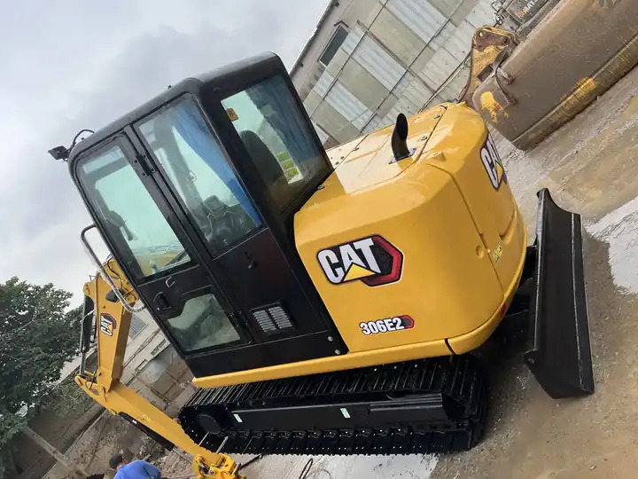 Japan CAT 306E 306E2 306D 305.5 307 308 excavator 95% new retro CAT 305.5 5.5tons with mini excavator bucket - Rupsgraafmachine: afbeelding 5 Japan CAT 306E 306E2 306D 305.5 307 308 excavator 95% new retro CAT 305.5 5.5tons with mini excavator bucket - Rupsgraafmachine: afbeelding 5