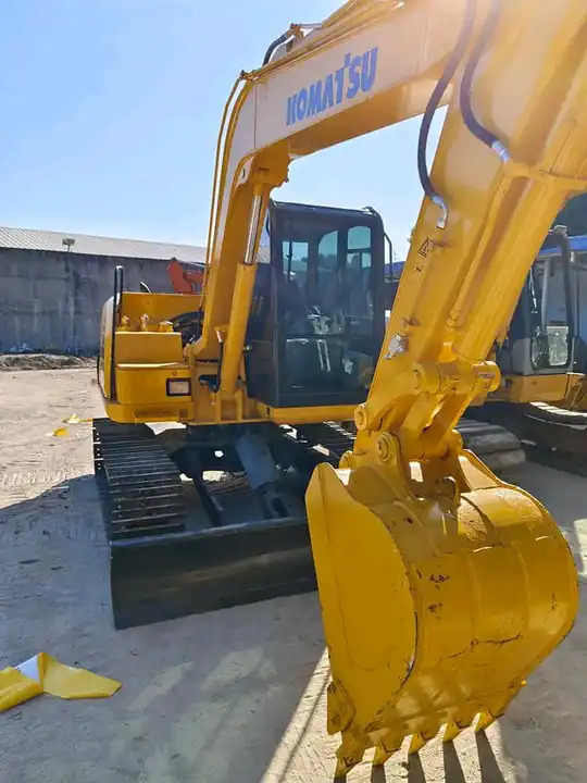 Japan Second Hand Used Hydraulic Crawler Excavator PC55 PC60 PC35 PC120 Digger Komatsu PC60-7 Excavator - Graafmachine: afbeelding 4 Japan Second Hand Used Hydraulic Crawler Excavator PC55 PC60 PC35 PC120 Digger Komatsu PC60-7 Excavator - Graafmachine: afbeelding 4