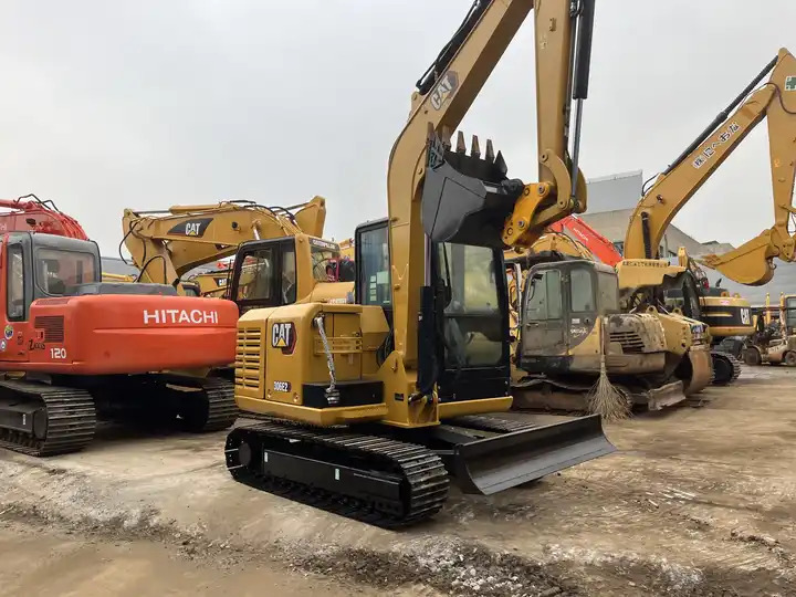 Japan excavator 6ton CAT 306E 306E2 306D 305.5 307 308 excavator 95% new retro CAT 305.5 5.5tons with mini excavator bucket - Rupsgraafmachine: afbeelding 3 Japan excavator 6ton CAT 306E 306E2 306D 305.5 307 308 excavator 95% new retro CAT 305.5 5.5tons with mini excavator bucket - Rupsgraafmachine: afbeelding 3