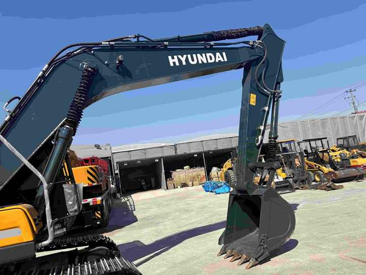 Less Hour 22 Tons Korea Original Used Hyundai 220LC-9S 225LC-9T Excavator for Sale - Graafmachine: afbeelding 4 Less Hour 22 Tons Korea Original Used Hyundai 220LC-9S 225LC-9T Excavator for Sale - Graafmachine: afbeelding 4