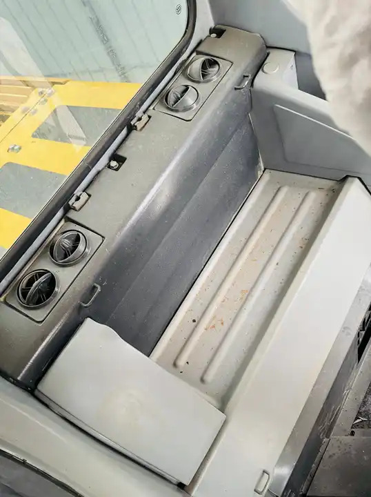 Rupsgraafmachine Original Japan Used Crawler Excavator Komatsu Pc200lc-7 Pc220lc-7 A/c Cabin In Shanghai: afbeelding 6