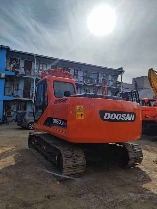 Used excavator doosan dh150 excavators machinery doosan dx60 dx80 dx75 dx225 Good Condition Low price wheel excavator - Rupsgraafmachine: afbeelding 2 Used excavator doosan dh150 excavators machinery doosan dx60 dx80 dx75 dx225 Good Condition Low price wheel excavator - Rupsgraafmachine: afbeelding 2