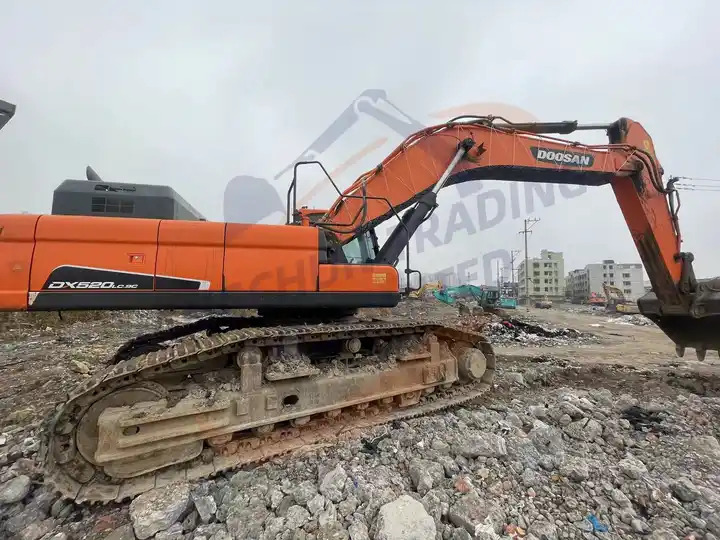 Low price Used Doosan excavator DX520LC-9C in good condition for sale - Rupsgraafmachine: afbeelding 3 Low price Used Doosan excavator DX520LC-9C in good condition for sale - Rupsgraafmachine: afbeelding 3