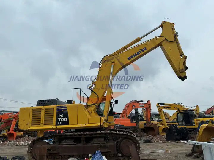 Second hand nice price good condition komatsu pc650 pc600 pc700 65 ton large excavator - Graafmachine: afbeelding 4 Second hand nice price good condition komatsu pc650 pc600 pc700 65 ton large excavator - Graafmachine: afbeelding 4