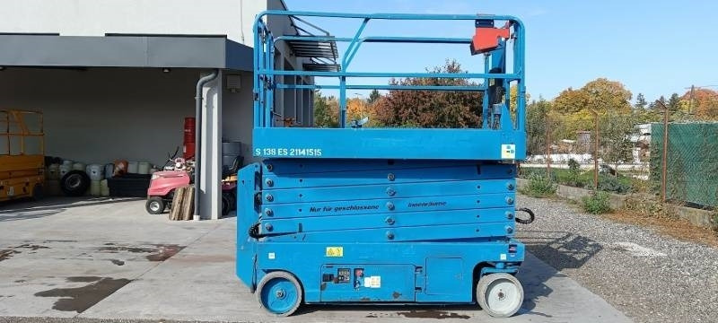 Genie GS4047 - 13,7m - electric - Schaarlift: afbeelding 4 Genie GS4047 - 13,7m - electric - Schaarlift: afbeelding 4