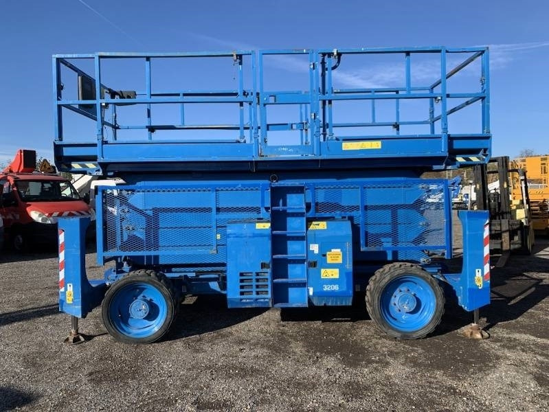 Genie GS5390 - 18m - 4x4 - Diesel - Schaarlift: afbeelding 5 Genie GS5390 - 18m - 4x4 - Diesel - Schaarlift: afbeelding 5
