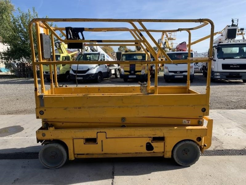 Haulotte Compact 8 - 8m, electric - Schaarlift: afbeelding 5 Haulotte Compact 8 - 8m, electric - Schaarlift: afbeelding 5