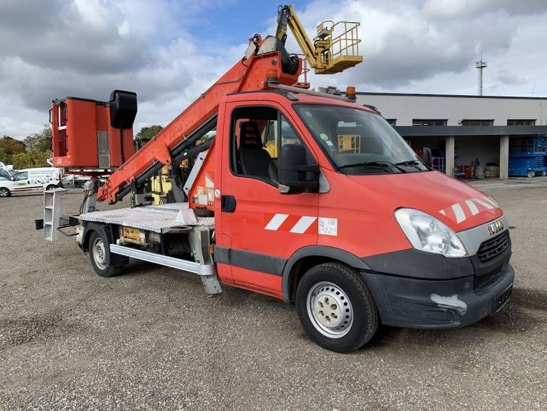 Iveco Daily Isoli PT165 - 16,5 m - Vrachtwagen hoogwerker: afbeelding 1 Iveco Daily Isoli PT165 - 16,5 m - Vrachtwagen hoogwerker: afbeelding 1