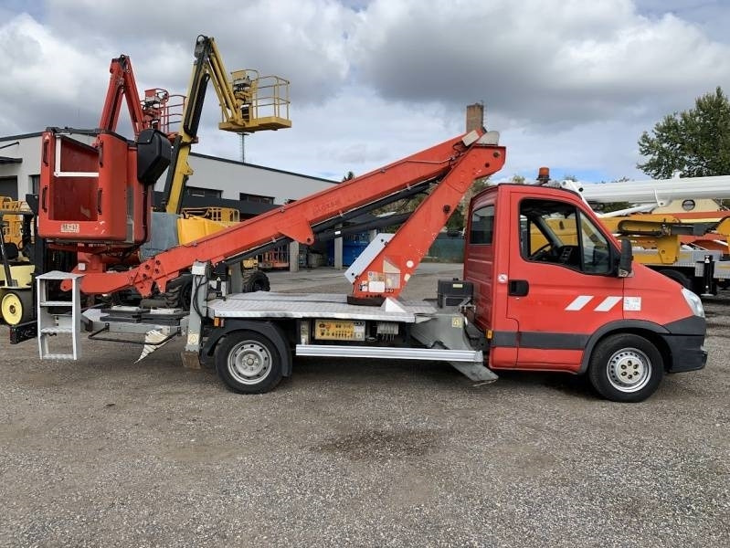 Iveco Daily Isoli PT165 - 16,5 m - Vrachtwagen hoogwerker: afbeelding 4 Iveco Daily Isoli PT165 - 16,5 m - Vrachtwagen hoogwerker: afbeelding 4