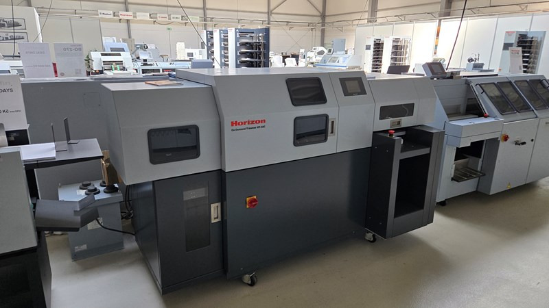 Horizon HT-30 C | 2012 | 4,7 Mio - Papiersnijmachine: afbeelding 1 Horizon HT-30 C | 2012 | 4,7 Mio - Papiersnijmachine: afbeelding 1