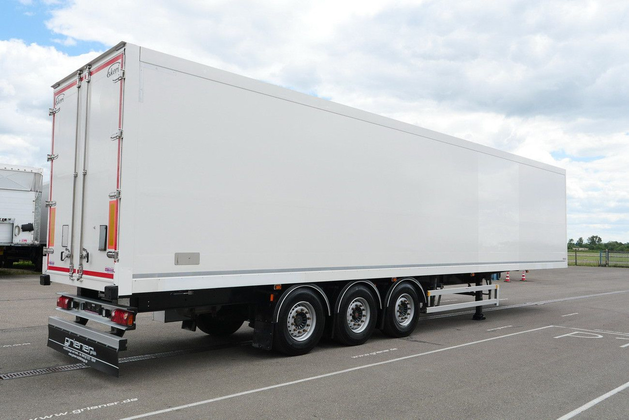 EKERI T3-A /SEITLICHE TÜREN /FALTWAND 2700 mm - Gesloten oplegger: afbeelding 2 EKERI T3-A /SEITLICHE TÜREN /FALTWAND 2700 mm - Gesloten oplegger: afbeelding 2