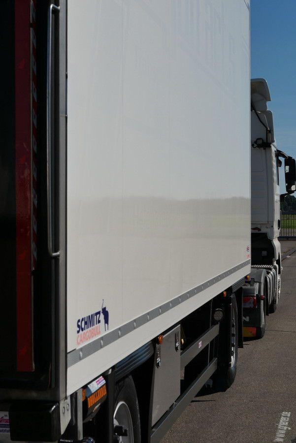 Koelwagen aanhangwagen Schmitz Cargobull AKO 18 /FP45/COOL / LBW 2500 kg / BLUMEN !SUPRA: afbeelding 16 Koelwagen aanhangwagen Schmitz Cargobull AKO 18 /FP45/COOL / LBW 2500 kg / BLUMEN !SUPRA: afbeelding 16