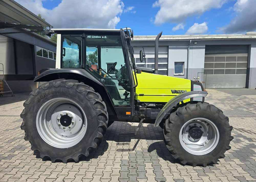 Valtra 800 - Tractor: afbeelding 5 Valtra 800 - Tractor: afbeelding 5