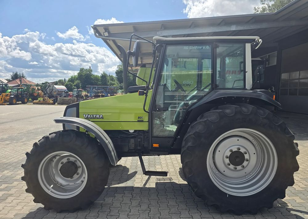 Valtra 800 - Tractor: afbeelding 4 Valtra 800 - Tractor: afbeelding 4