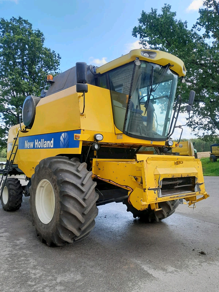 New Holland TC5070 - Maaidorser: afbeelding 1 New Holland TC5070 - Maaidorser: afbeelding 1