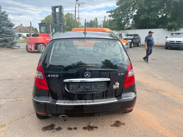 Mercedes-Benz A 180 A -Klasse A 180 CDI - Personenwagen: afbeelding 4 Mercedes-Benz A 180 A -Klasse A 180 CDI - Personenwagen: afbeelding 4