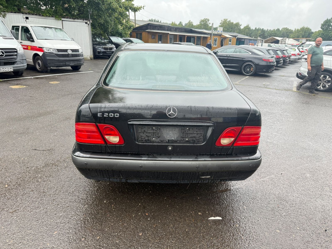 Mercedes-Benz E 200 - Sedan: afbeelding 4 Mercedes-Benz E 200 - Sedan: afbeelding 4