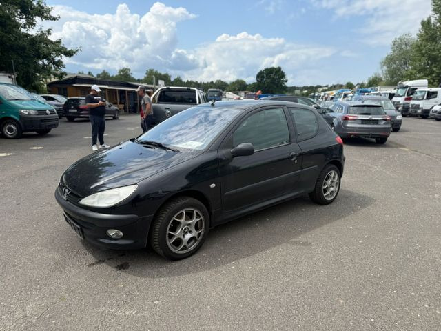 Peugeot 206 1.4 HDi - Sedan: afbeelding 3 Peugeot 206 1.4 HDi - Sedan: afbeelding 3
