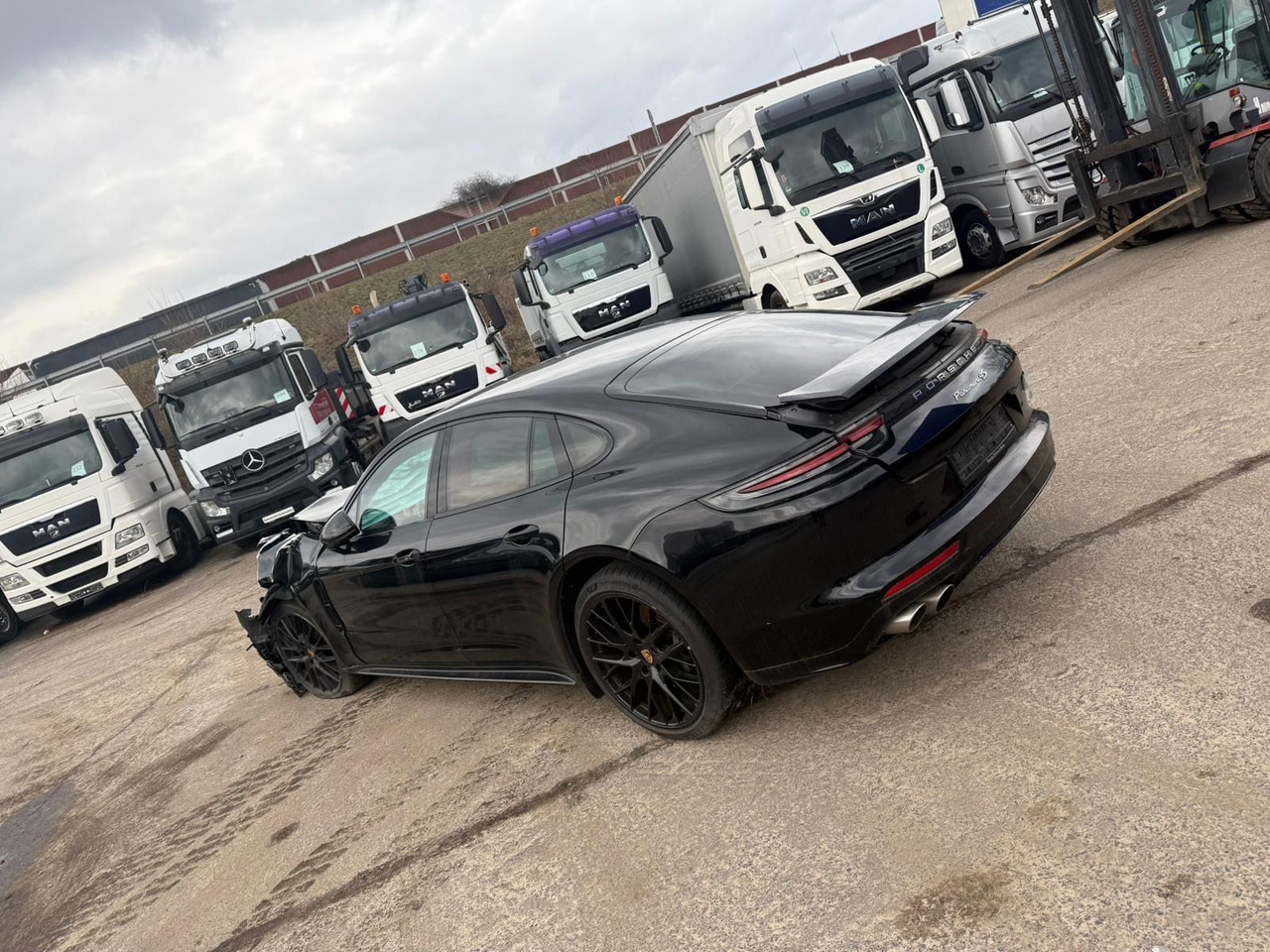 Porsche Panamera 4 S Diesel UNFALL!! - Personenwagen: afbeelding 3 Porsche Panamera 4 S Diesel UNFALL!! - Personenwagen: afbeelding 3