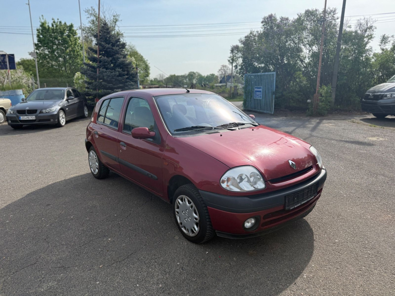 Renault Clio Basis 1.2 HU - Sedan: afbeelding 2 Renault Clio Basis 1.2 HU - Sedan: afbeelding 2
