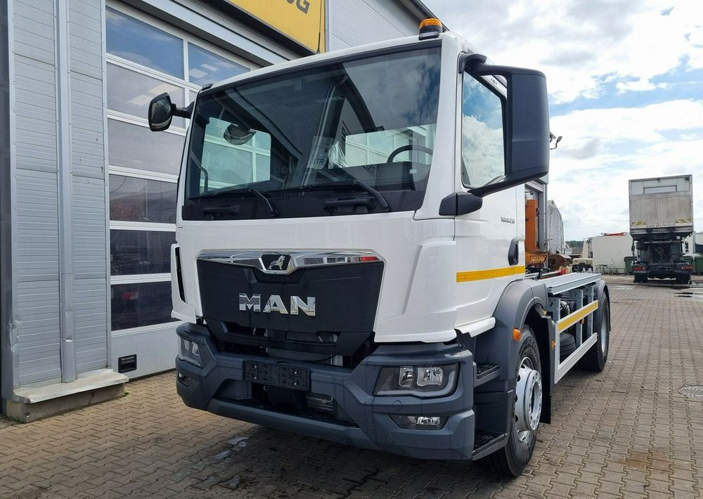 MAN TGM 18 250 - Vuilniswagen: afbeelding 2 MAN TGM 18 250 - Vuilniswagen: afbeelding 2