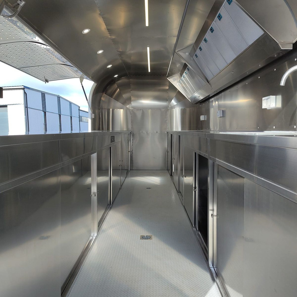 Esselmann Delistar Foodtruck 6000 ähn. Airstream - Verkoopwagen: afbeelding 2 Esselmann Delistar Foodtruck 6000 ähn. Airstream - Verkoopwagen: afbeelding 2