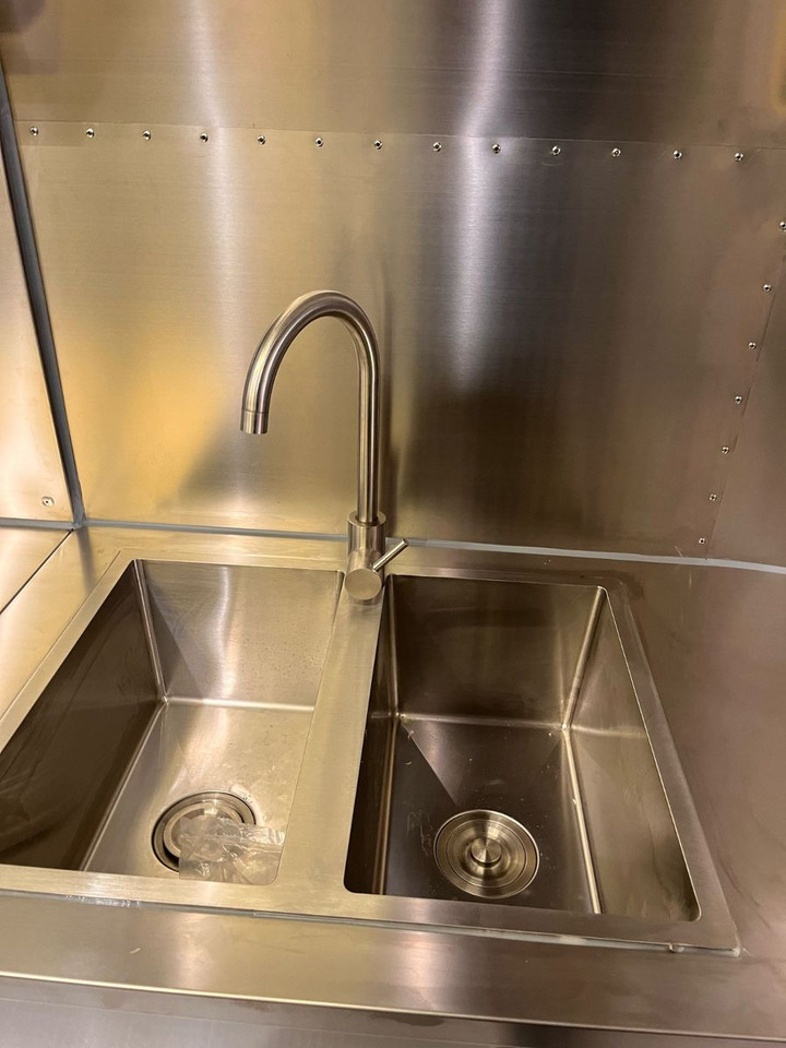 Esselmann Delistar Foodtruck 6000 ähn. Airstream - Verkoopwagen: afbeelding 3 Esselmann Delistar Foodtruck 6000 ähn. Airstream - Verkoopwagen: afbeelding 3