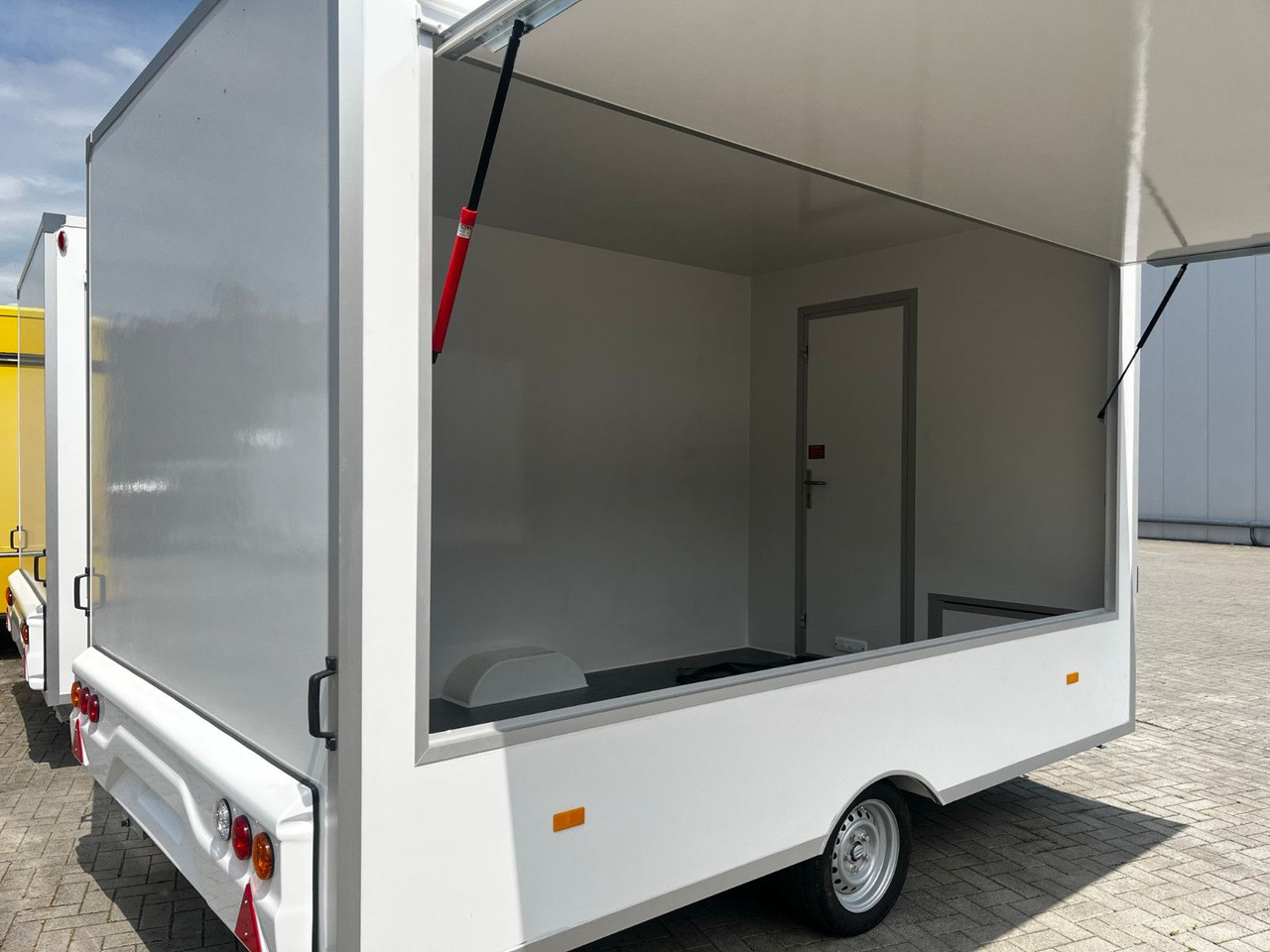Esselmann Sandwichanhänger Verkaufsanhänger leer - Verkoopwagen: afbeelding 1 Esselmann Sandwichanhänger Verkaufsanhänger leer - Verkoopwagen: afbeelding 1