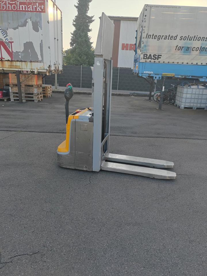 Stapelaar Jungheinrich EJC 112z/ remote control/ acid protect/ initial/ 511h: afbeelding 10