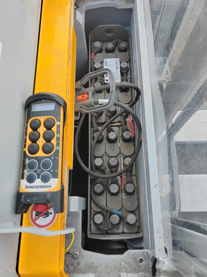 Stapelaar Jungheinrich EJC 112z/ remote control/ acid protect/ initial/ 511h: afbeelding 13
